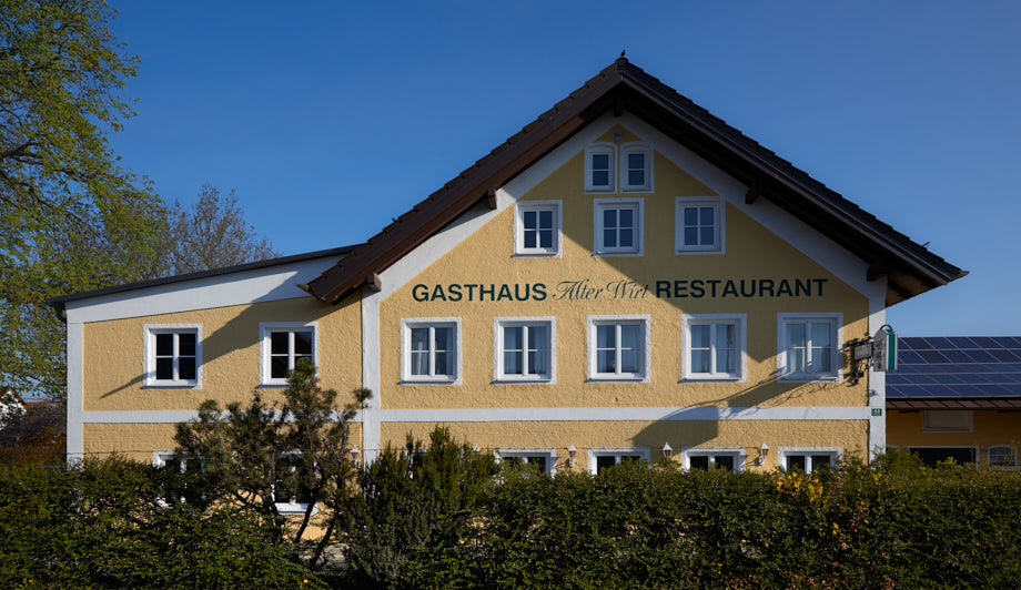 Landgasthof-Hallbergmoos.jpg
